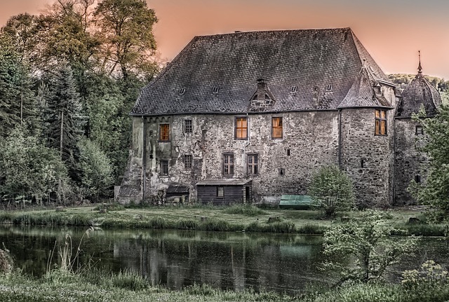 house-640x480-92309657.jpeg