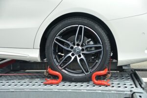 car-towing-a-caravan-caravan-towing-640x480-81435869.jpeg