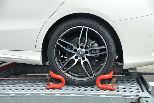 car-towing-a-caravan-caravan-towing-640x480-81435869.jpeg