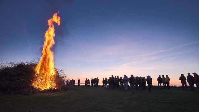 caring-grief-support-funeral-640x480-90964751.jpeg