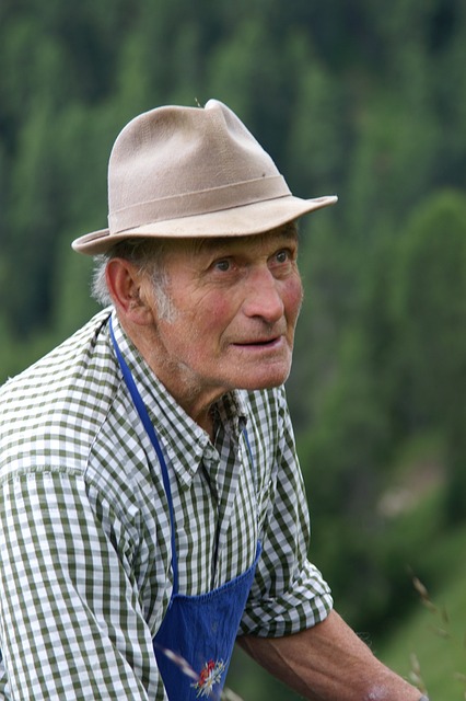 elderly-person-640x480-44073337.jpeg