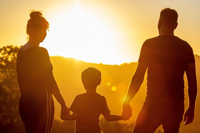 family-love-caring-for-loved-ones-funera-640x480-4104720.jpeg