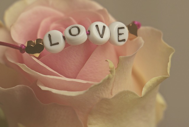family-love-caring-for-loved-ones-funera-640x480-82298851.jpeg