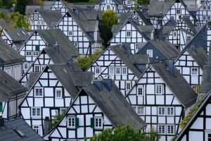 homes-expensive-houses-640x480-41302191.jpeg