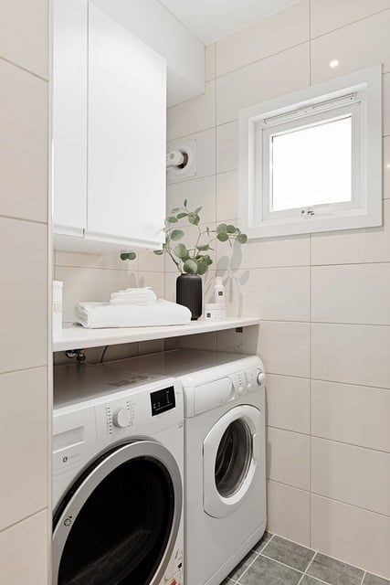 homes-real-estate-agent-640x480-10326278.jpeg