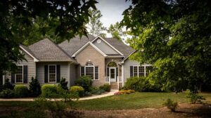 homes-real-estate-agent-640x480-19398808.jpeg