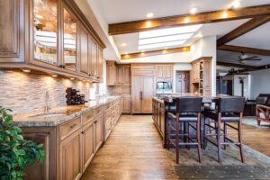 homes-real-estate-agent-640x480-21659752.jpeg
