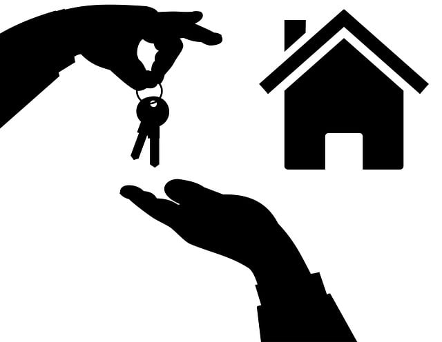 homes-real-estate-agent-640x480-28494225.jpeg
