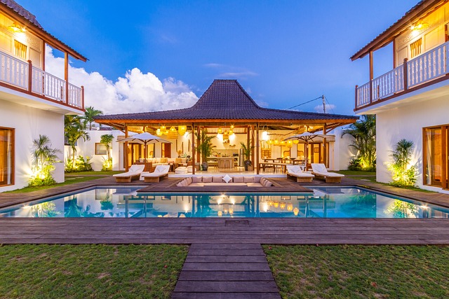 homes-real-estate-agent-640x480-34377292.jpeg