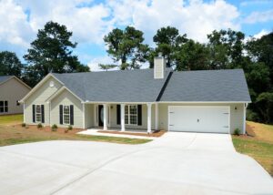 homes-real-estate-agent-640x480-54514983.jpeg