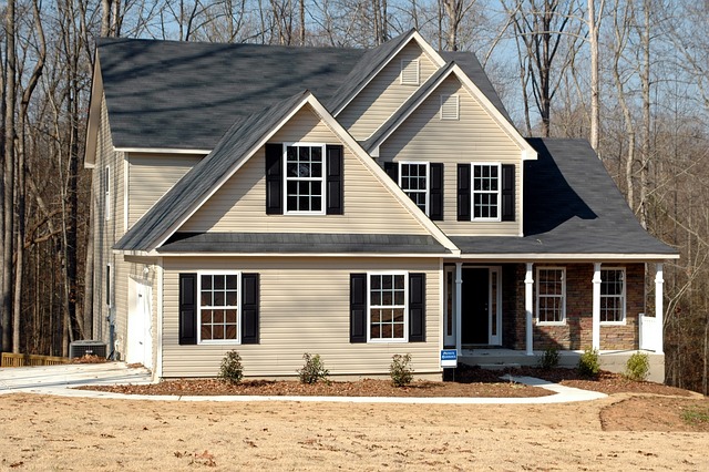 homes-real-estate-agent-640x480-59782979.jpeg