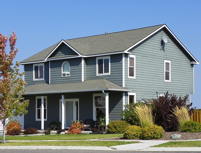 homes-real-estate-agent-640x480-67792906.jpeg