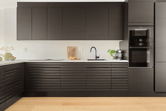 homes-real-estate-agent-640x480-816086.jpeg