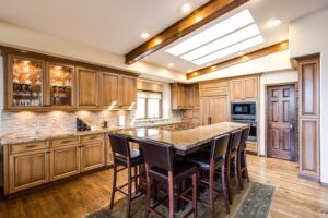 homes-real-estate-agent-640x480-88021145.jpeg