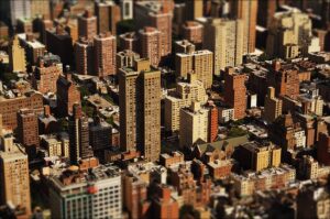 homes-real-estate-agent-640x480-97096601.jpeg