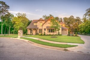 Maximizing Sale Potential: Strategies for Handling Multiple Offers with Top Real Estate Agents in Shepparton
