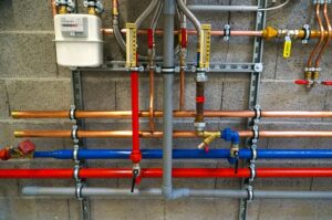 plumbing-trade-plumber-plumbing-tools-640x480-60880582.jpeg