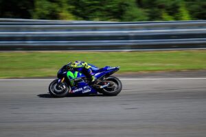 Yamaha’s Australian Icons: Mastering Cruise with XJR1200 and Thunderace Thrills