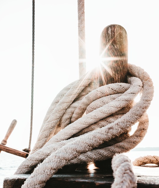 boat-rope-640x480-81872832.jpeg