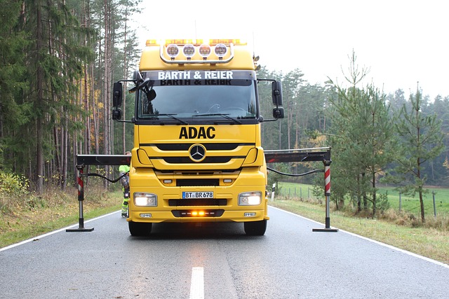 car-towing-a-caravan-caravan-towing-640x480-33574852.jpeg