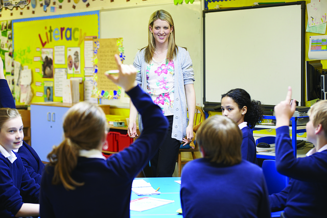 students-adults-learning-adult-courses-640x480-75672270.jpeg