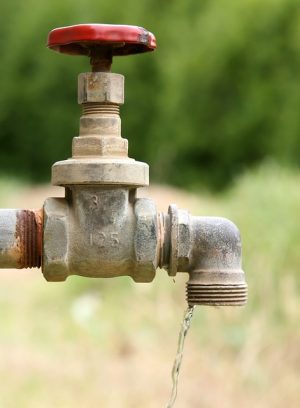plumbing-trade-plumber-plumbing-tools-640x480-24579446.jpeg