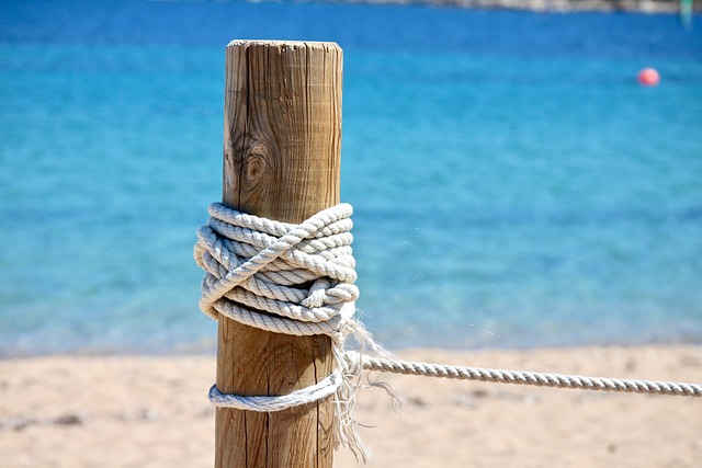 boat-rope-640x480-71181367.jpeg