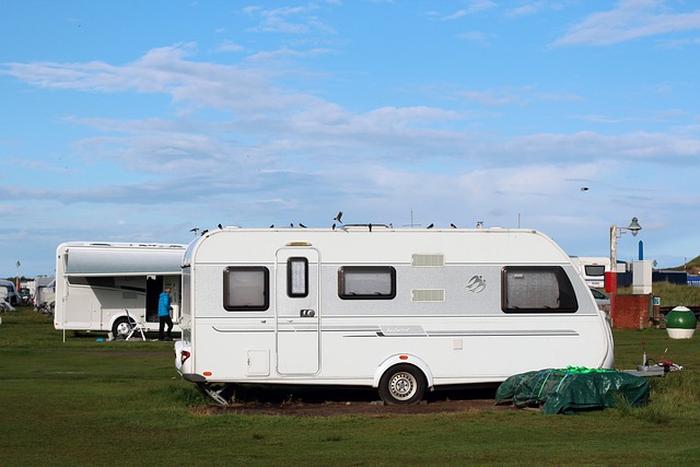 car-towing-a-caravan-caravan-towing-640x480-25514398.jpeg
