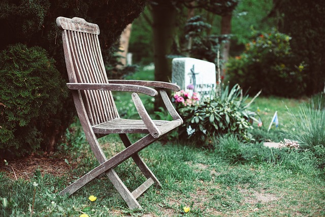 caring-grief-support-640x480-17059320.jpeg