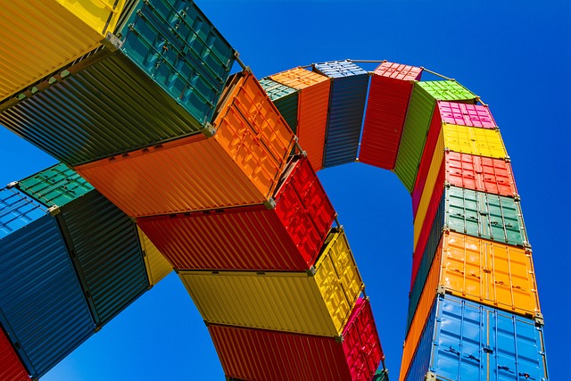 Leverage Trading: Balancing Liquidity for Optimal Wealth Growth