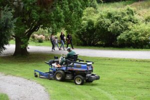 brushcutters-husqvarna-husqvarna-brush-640x480-19442500.jpeg
