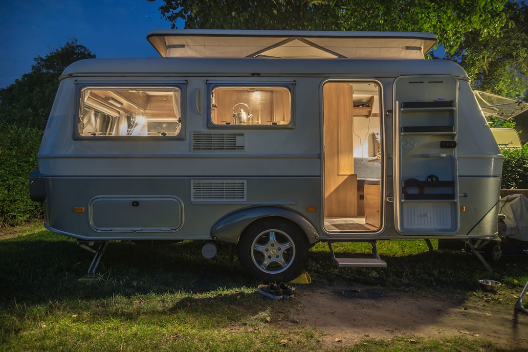 caravan-640x480-29112860.jpeg