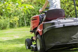 husqvarna-ride-on-husqvarna-ride-on-mow-640x480-55200305.jpeg