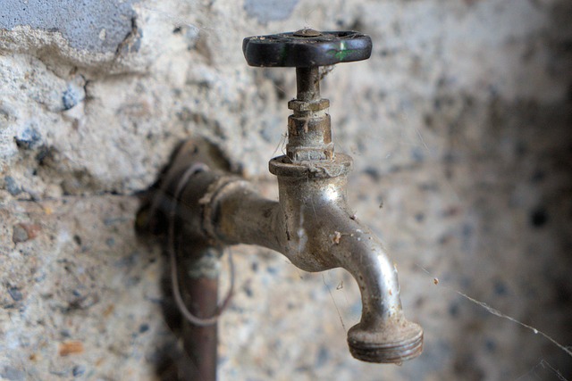 plumbing-supplies-plumbers-640x480-62570130.jpeg