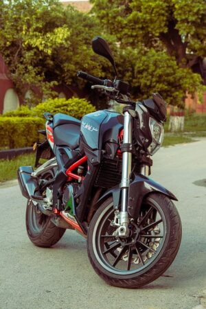 r1m-yamaha-r1m-superbike-racing-motor-640x480-7116037.jpeg