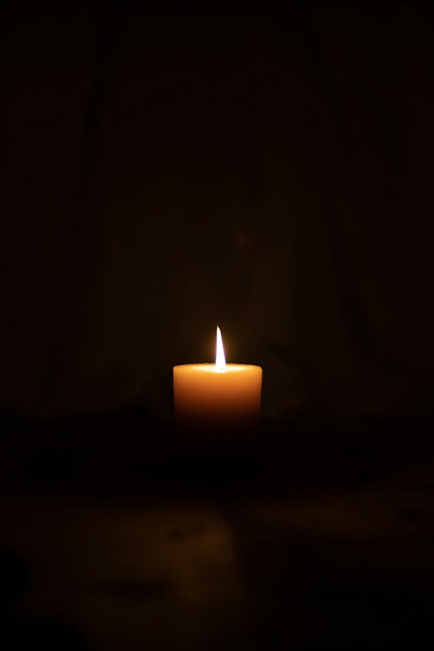 candle-640x480-50803657.jpeg