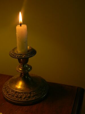 candlelight-640x480-71869833.jpeg