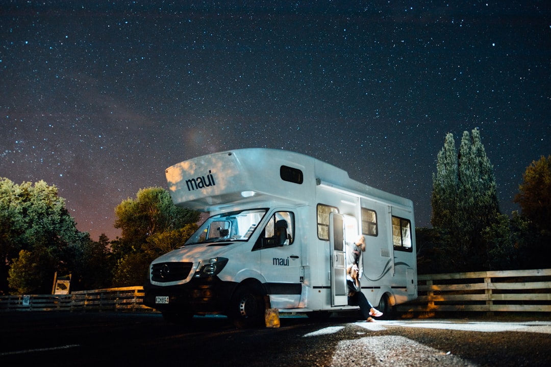 caravan-640x480-16741302.jpeg