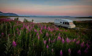 caravan-640x480-64361177.jpeg