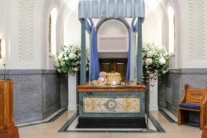 casket-640x480-85472600.jpeg