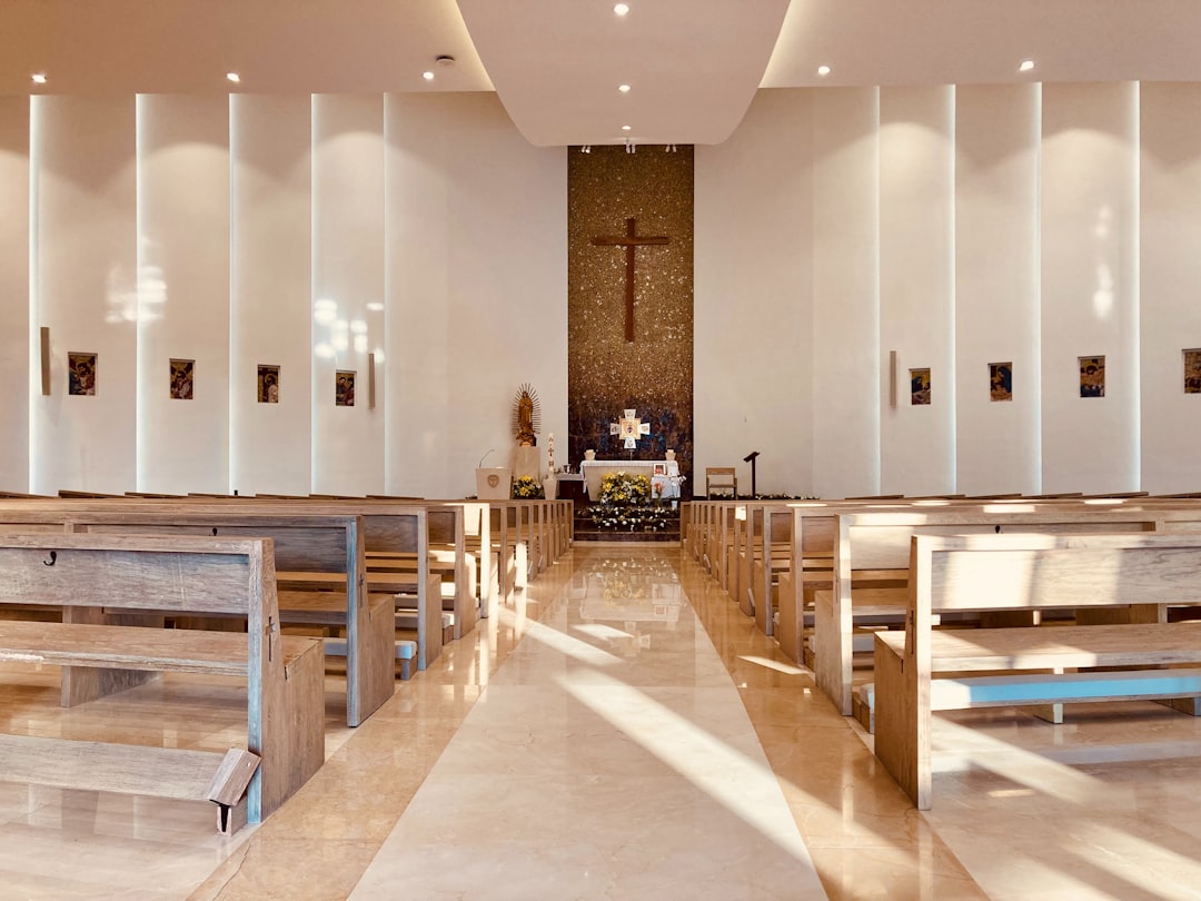 chapel-640x480-33255658.jpeg
