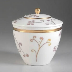 cremation-urn-640x480-93430595.jpeg