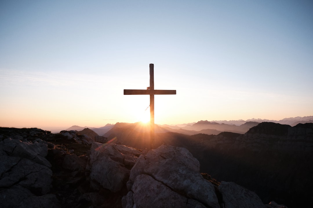 cross-640x480-93155549.jpeg