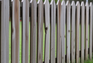fence-640x480-39304162.jpeg