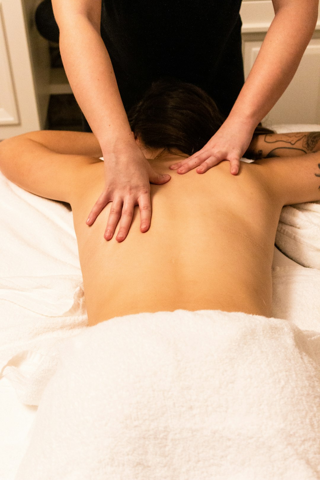 massage-640x480-86684374.jpeg