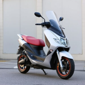 maxi-scooter-640x480-40925907.jpeg