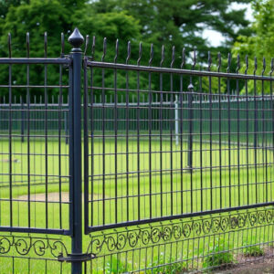 metal-fence-640x480-19251371.jpeg