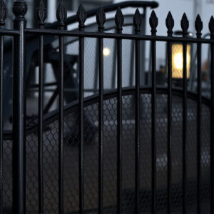 metal-fence-640x480-58082045.jpeg