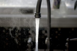 Jones Plumbing: Solar Hot Water Systems – Guide to Installation, Benefits, and Maintenance
