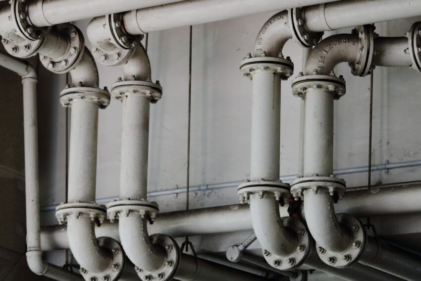 plumbing-640x480-21118019.jpeg